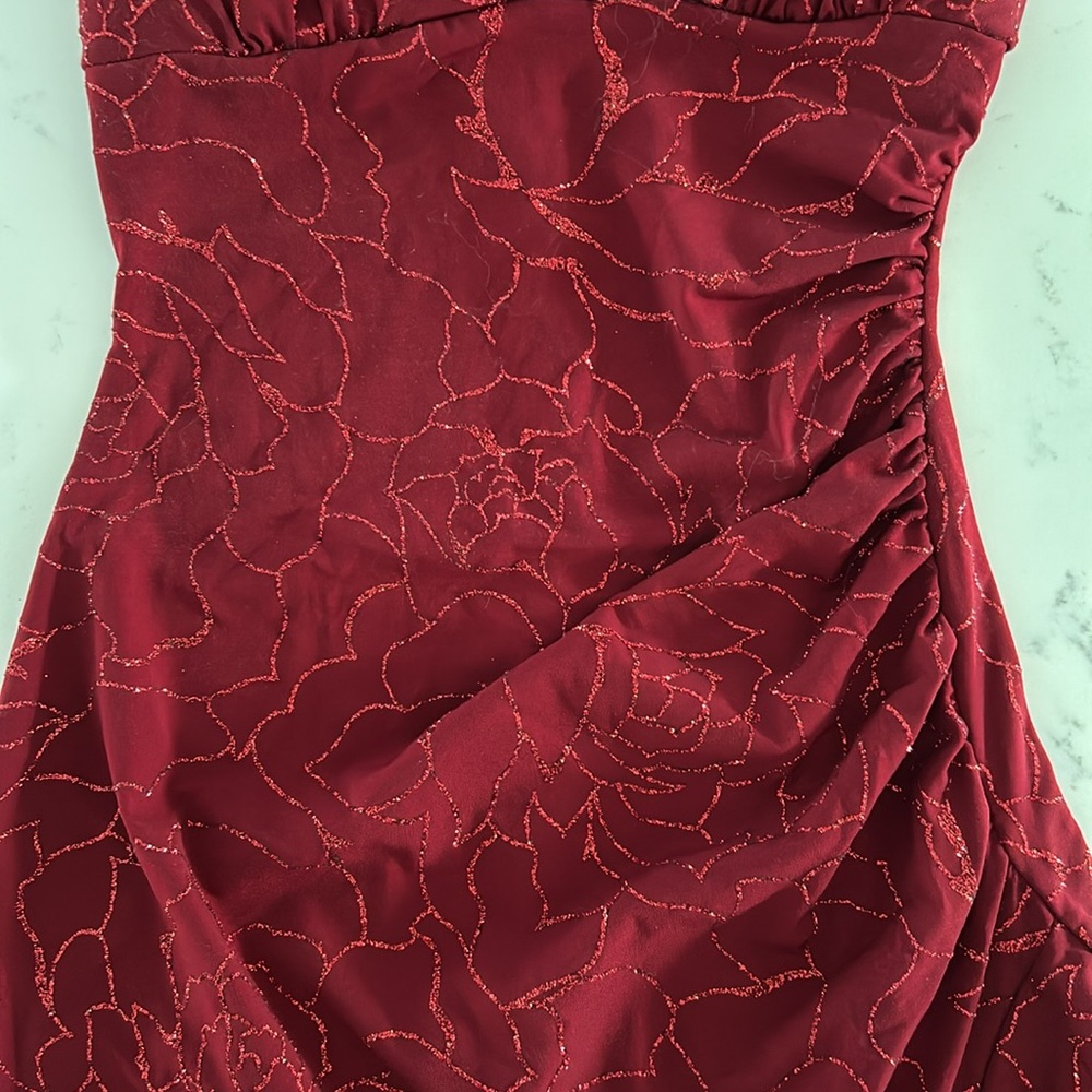 Mariposa Red Sparkly Halter Mini-Dress, V-neck. Size Small - Picture 6 of 13